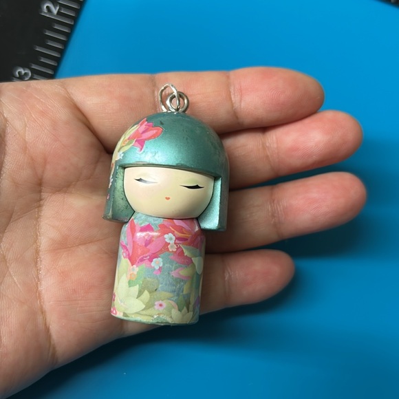 🖤RARE💕Kimmidoll / Kokeshi doll ‘TAKARA’ pendant - Picture 10 of 12